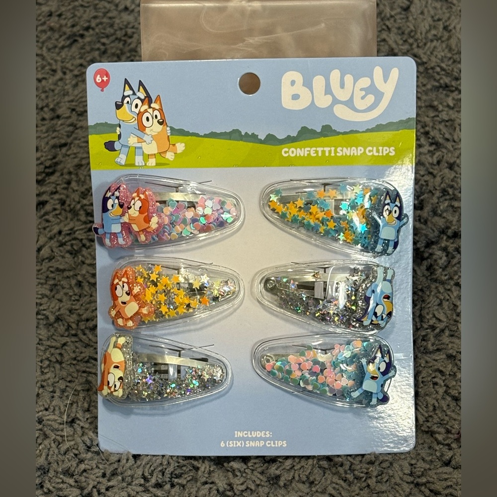 NWT set of 6 Bluey and Bingo confetti snap hair clips